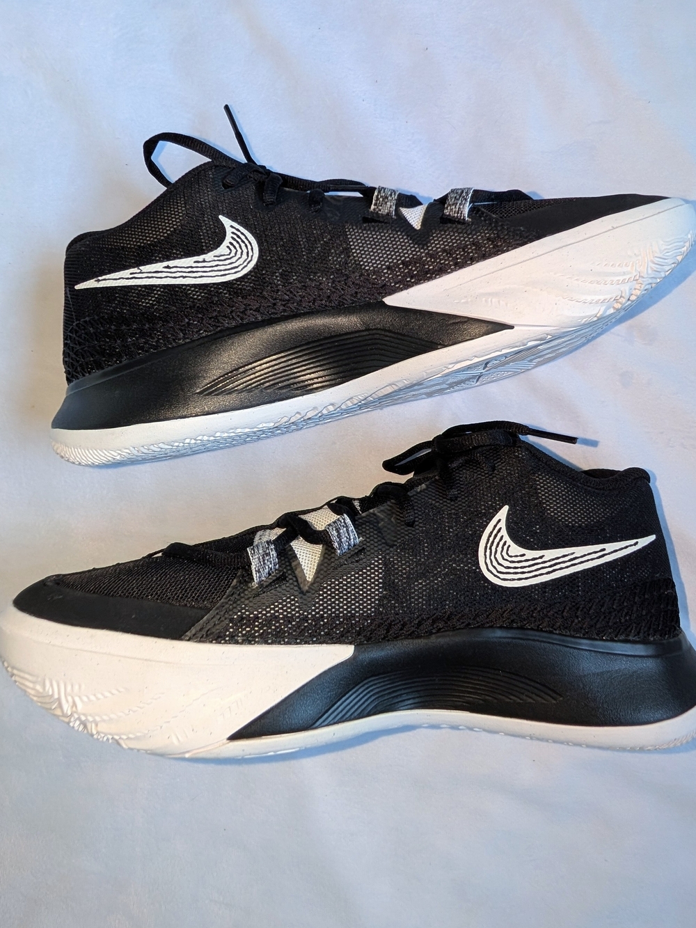 Nike Kyrie Flytrap 6 Black/White Basketball Shoes Size 10.5